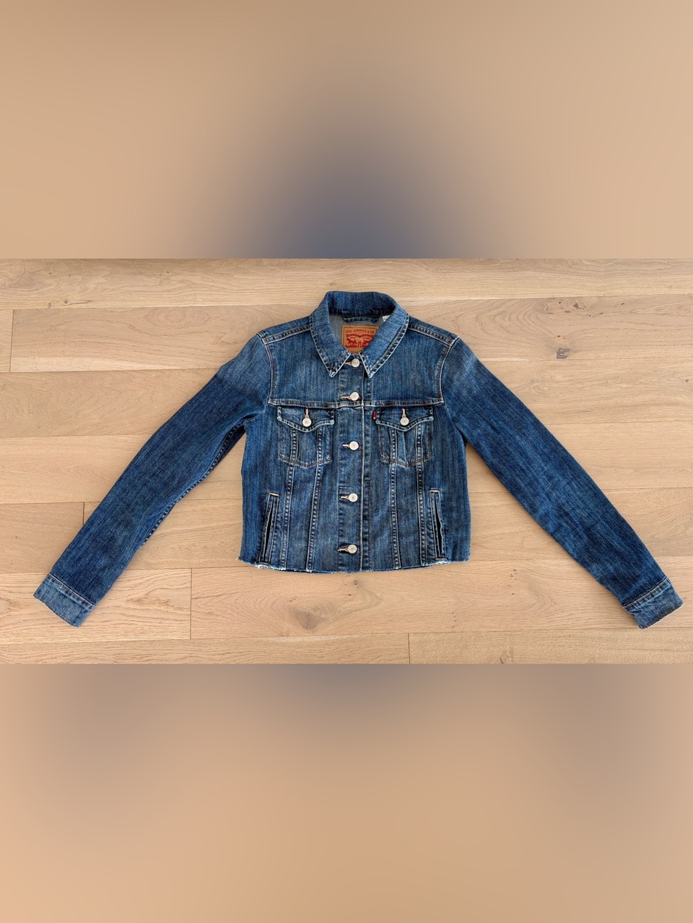 Levi's Womans Cropped Red Tab Medium Blue Denim Trucker Jacket… Collectable (S)